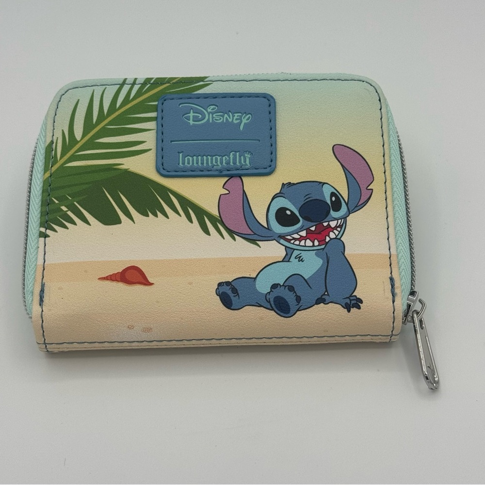 NWOT Disney Loungefly Stitch Turtle Beach Mini Zipper Wallet